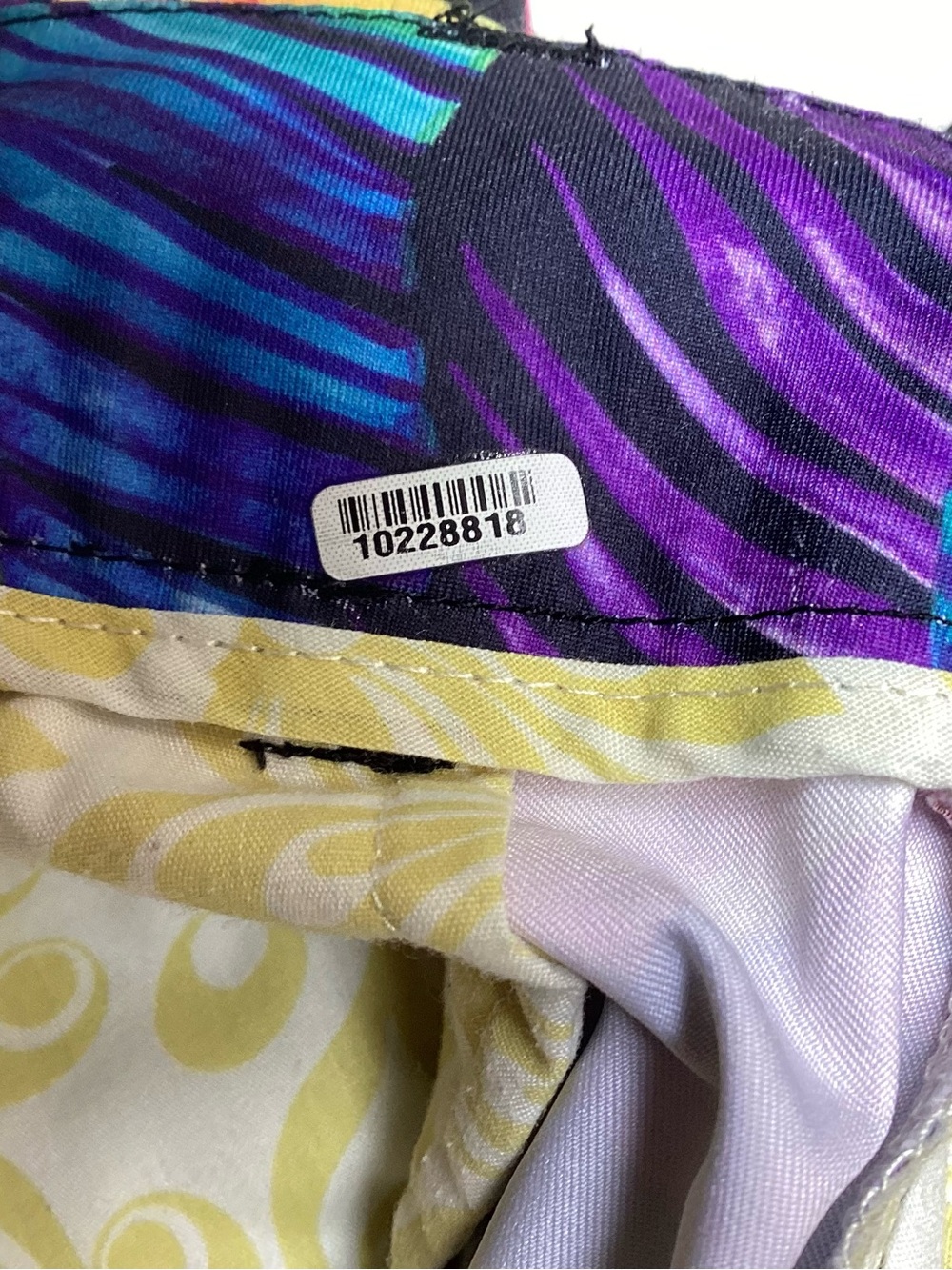 Loudmouth Women’s Tropic Wonder Stretch Tech Golf Shorts - Picture 4 of 6
